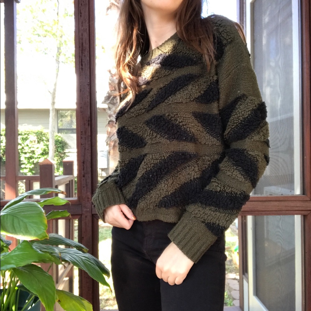 Textured cropped sweater